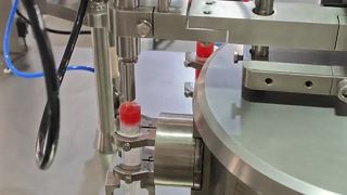 DZA100 voorgevulde spuitvul- en sluitmachine