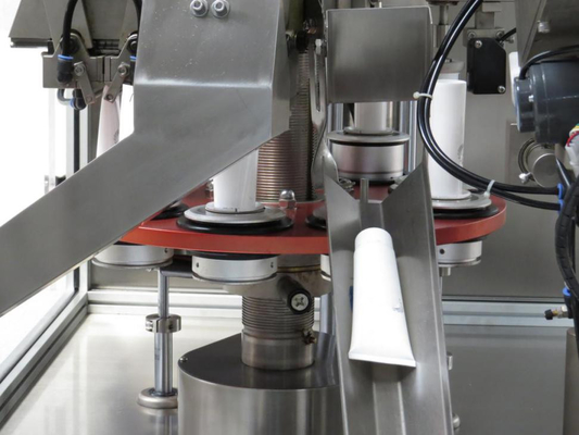 Automatische zachte plastic buis vullende en verzegelende van de de roombuis van het machinealuminium kosmetische de tandpastabuis het vullen machine