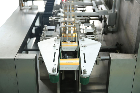 De volledig Automatische Kartonnerende Doos die van het Machinekarton Karton Verpakkende Verzegelende Machine voor Geneesmiddelen Voedsel en Schoonheidsmiddelen vormen