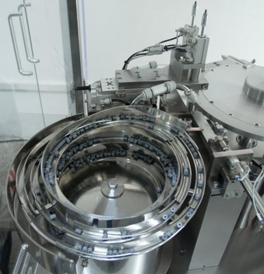 De automatische injectie vooraf gevulde het vullen machines tandspuit vult machine
