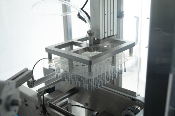 PLC-gecontroleerde voorgevulde spuitvulmachine voor automatische bediening