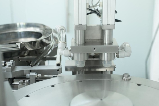 De hoge snelheid vulde gelspuit het vullen machine/lokmiddelslotspuiten het vullen pre machine voor verkoop