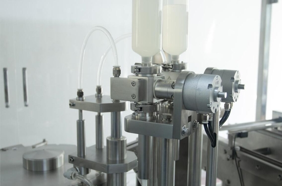 PLC-gecontroleerde voorgevulde spuitvulmachine voor automatische bediening