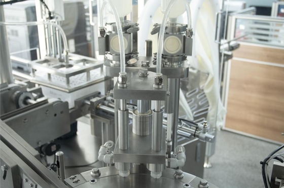 Automatische Vooraf gevulde Spuit het Vullen Machine voor 0.5-10ML, Nauwkeurigheid ±12%, 1200-1600p/h, 380V/220V 50-60Hz