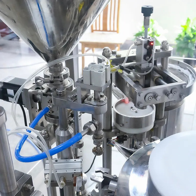 Plastic paste gel verpakkingsmachine voor het uitdelen van diergeneeskundig gebruikte spuitjes