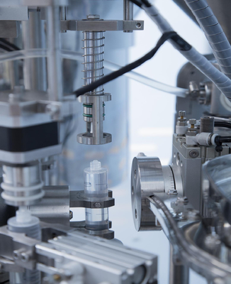 De spuit van het hoge snelheids Automatische medische vooraf gevulde plastic Gel beschikbare het vullen het afdekken machine