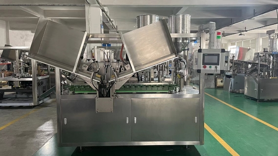 Automatische machine voor het vullen van vloeistof met een zachte buis, met hoge snelheid, voor het vullen en afdichten van lotions