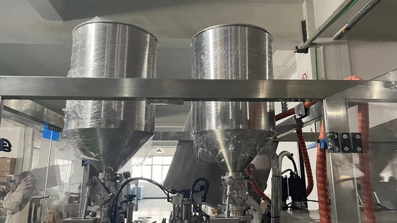 Machines voor het vullen en afdichten van zachte buizen van kunststof, van samengestelde stoffen, met koeler voor handcrème