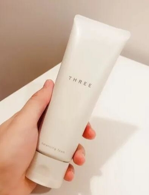 Automatische hogesnelheidscrème voor het lichaam lotion soft tube filler sealer plastic tube vul- en afdichtmachine voor tandpasta