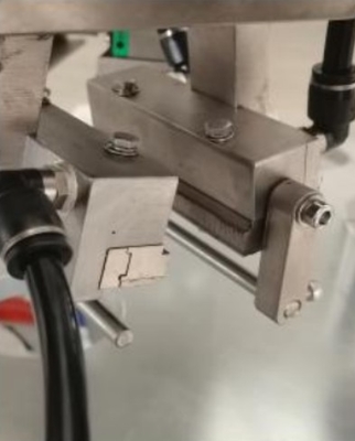 Lotion cosmetische crème elektrische aluminium plastic zachte buis semi-automatische vul- en afdichtmachine
