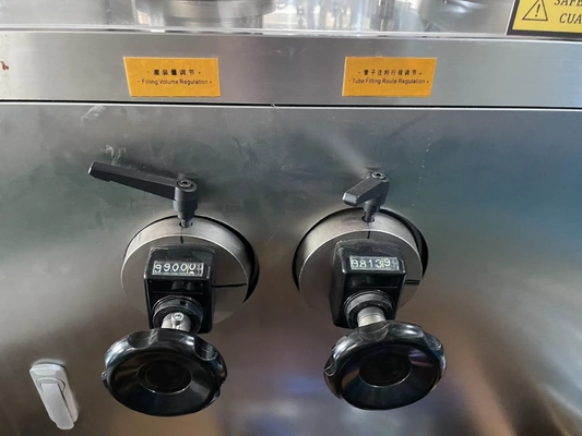Touch Screen Soft Tube Filling And Sealing Machine met automatisch buisvoedingssysteem