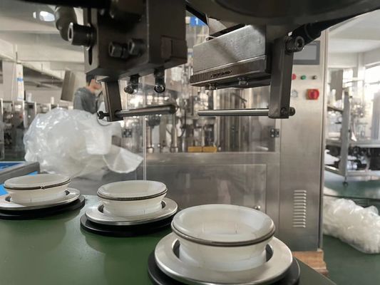 Automatische highspeed plasticslangvulmachine en buisverzegelmachine