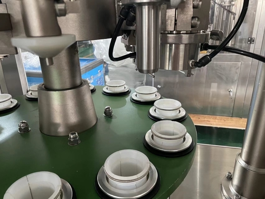 Semi-automatische machine voor het vullen en afdichten van pasta's met een nauwkeurigheid van ± 1% en een PLC-besturingssysteem
