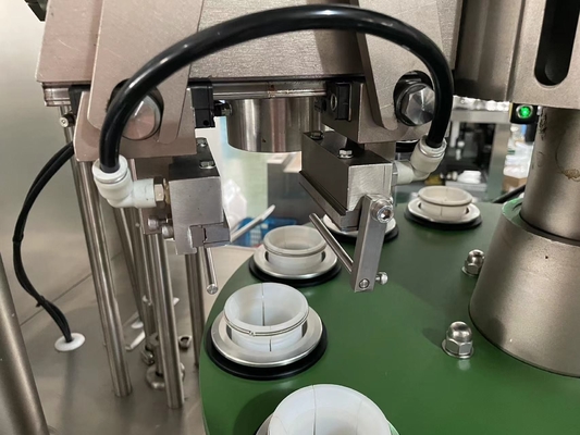 Automatische continue eindverzegelmachine voor zalf, handcrème, tandpasta, blikjes, aangepaste verpakkingsvulmachine
