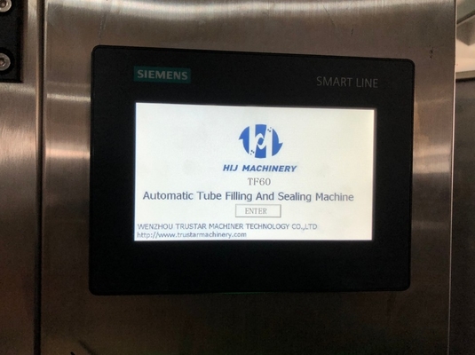 Automatische vul- en afdichtmachine voor cosmetische buizen