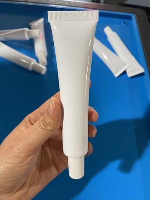 Automatische zachte plastic buis vullende en verzegelende van de de roombuis van het machinealuminium kosmetische de tandpastabuis het vullen machine