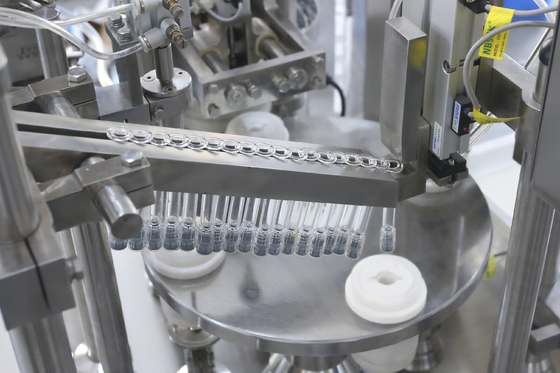 Aseptic Automatic Disposable Glass Prefilled Bubble Free Syringe Filling Machine (Aseptic Automatic Disposable Glass Prefilled Bubble Free Syringe Filling Machine) is een machine die voor eenmalig gebruik met glas voorvullen van bubbelvrije injectiespuiten gebruikt.