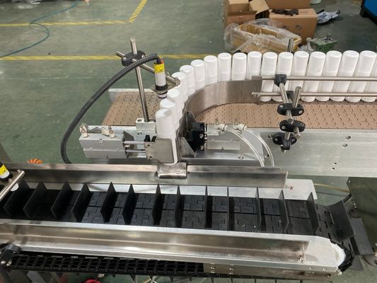 Verpakkingsmachine voor parfumflessen, kartonnen dozen