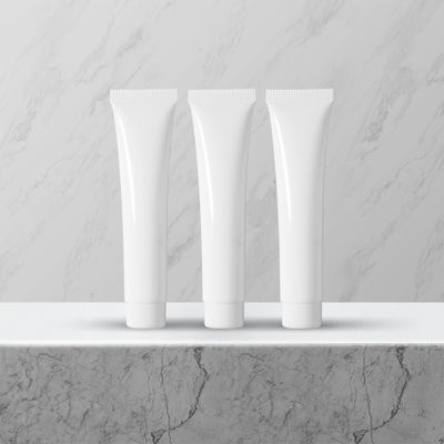 Verpakkingsapparatuur voor het vullen en afdichten van condensmelkbuizen