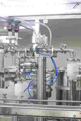 High Precision Pre-filled Syringe Filling and Stoppering Machine Cartridge Filling Machine Hoog nauwkeurige voorgevulde spuit vulmachine en stopper machine cartridge vulmachine
