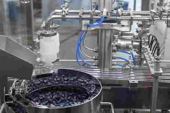 High Precision Pre-filled Syringe Filling and Stoppering Machine Cartridge Filling Machine Hoog nauwkeurige voorgevulde spuit vulmachine en stopper machine cartridge vulmachine