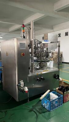 Automatische machine voor het vullen en afdichten van tandpastabuizen met hoge snelheid