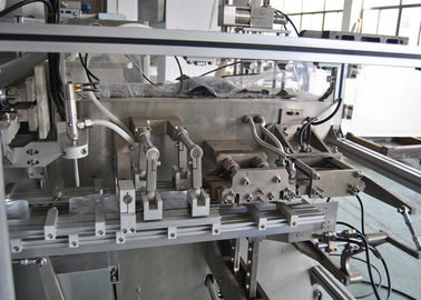 Vloeistof die niet Geweven Masker vullen die Machine maken met het Vouwen van Verpakkingsfunctie